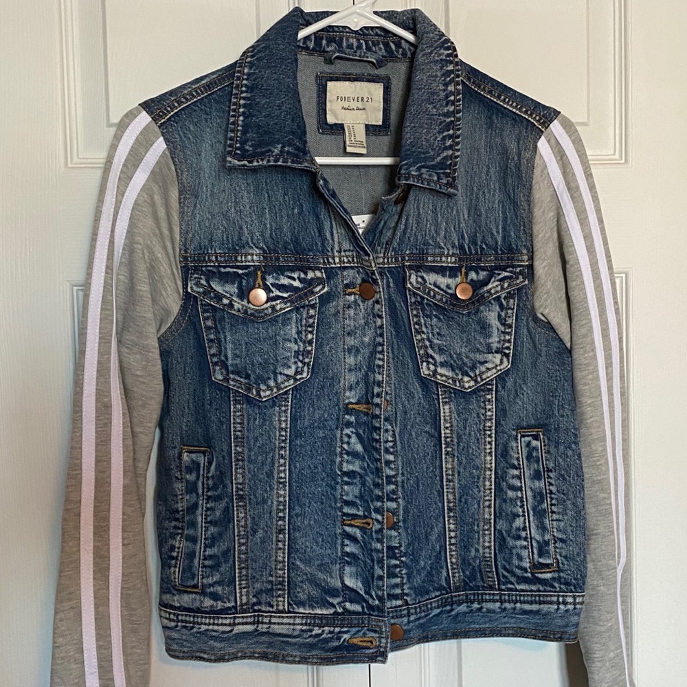 NWT Forever 21 Jean Jacket With Sweatshirt Sleeves